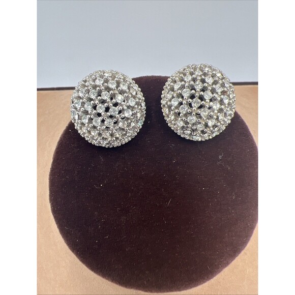 Ciner Jewelry - Vintage Ciner Signed Dome Cluster Rhinestone W/ Intricate Metalwork Clip Earring